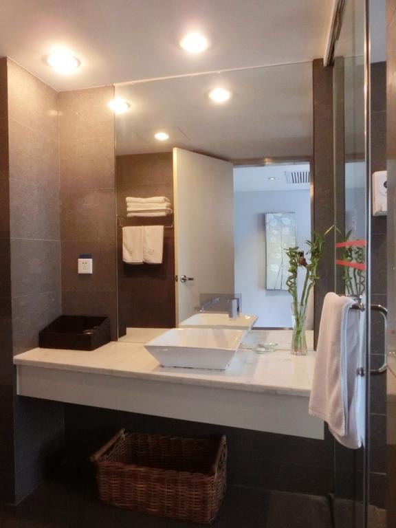 Yi-Wu Commatel Hotel Гуанчжоу Экстерьер фото